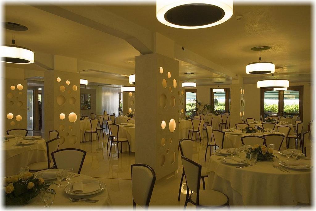 Hotel Ristorante Cavaliere Scario Kültér fotó