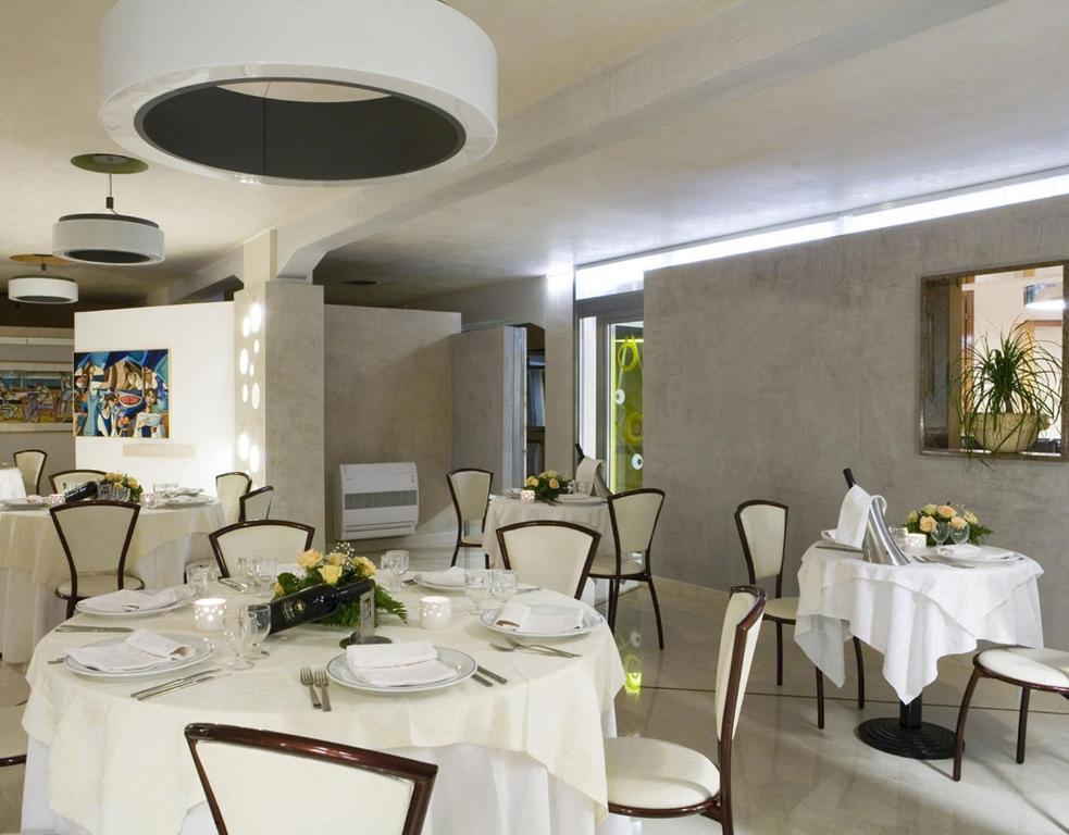 Hotel Ristorante Cavaliere Scario Kültér fotó