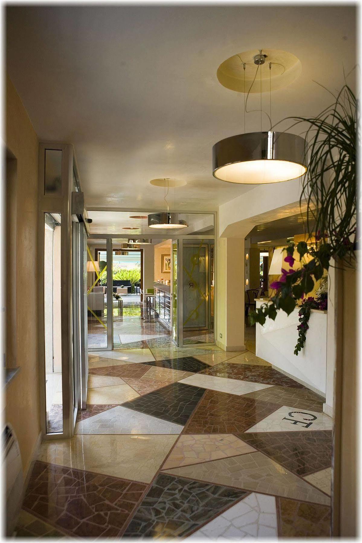 Hotel Ristorante Cavaliere Scario Kültér fotó