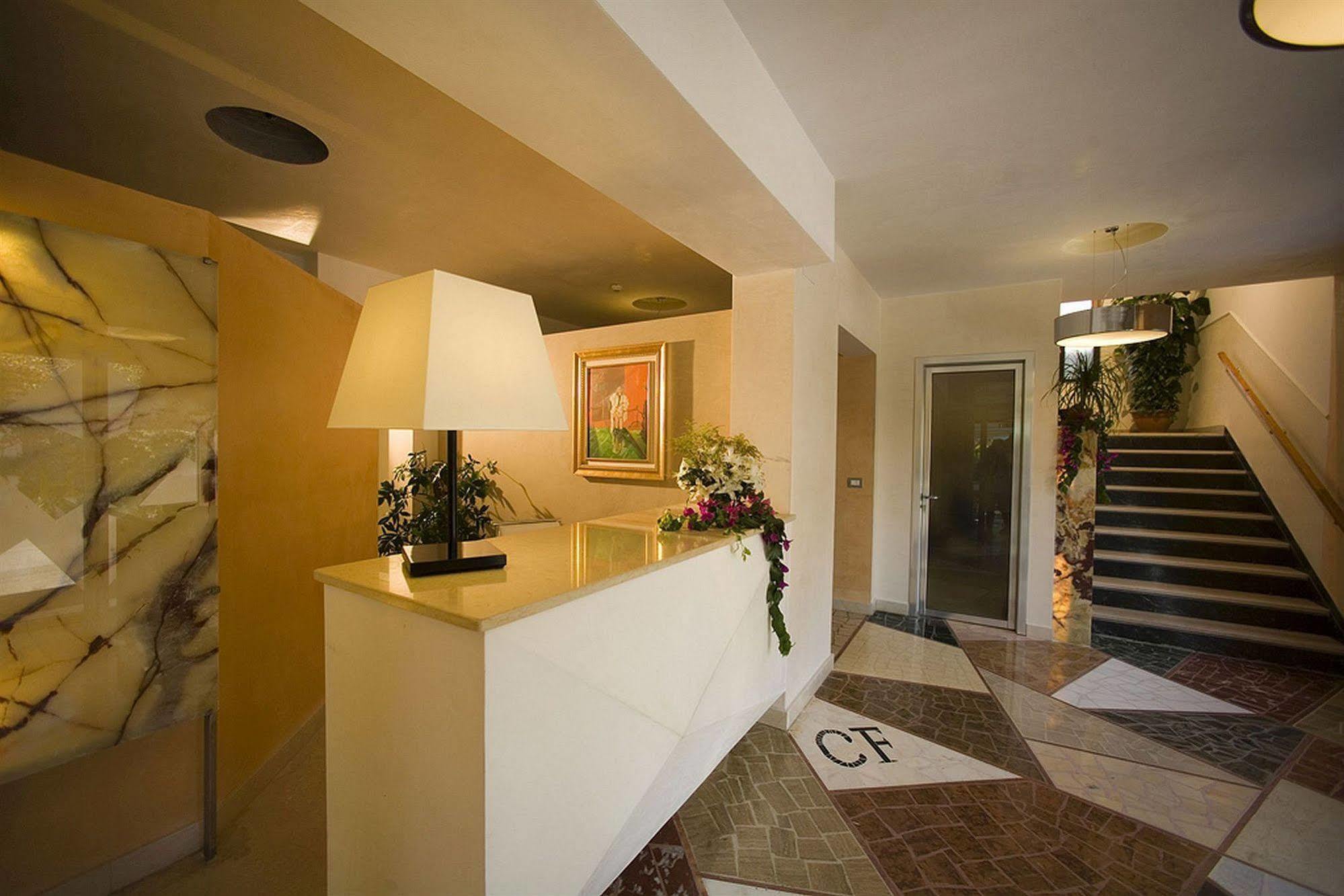 Hotel Ristorante Cavaliere Scario Kültér fotó