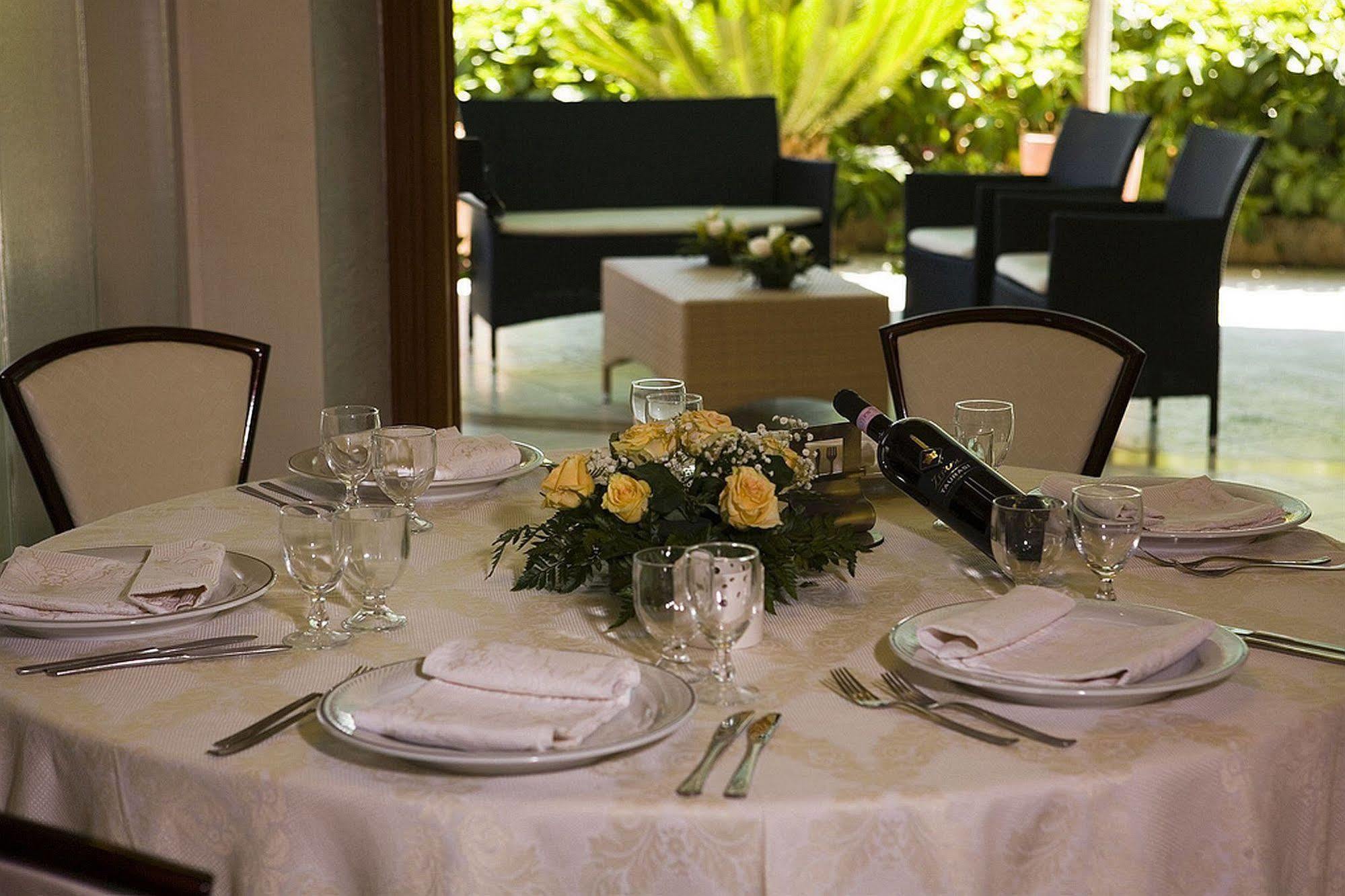 Hotel Ristorante Cavaliere Scario Kültér fotó