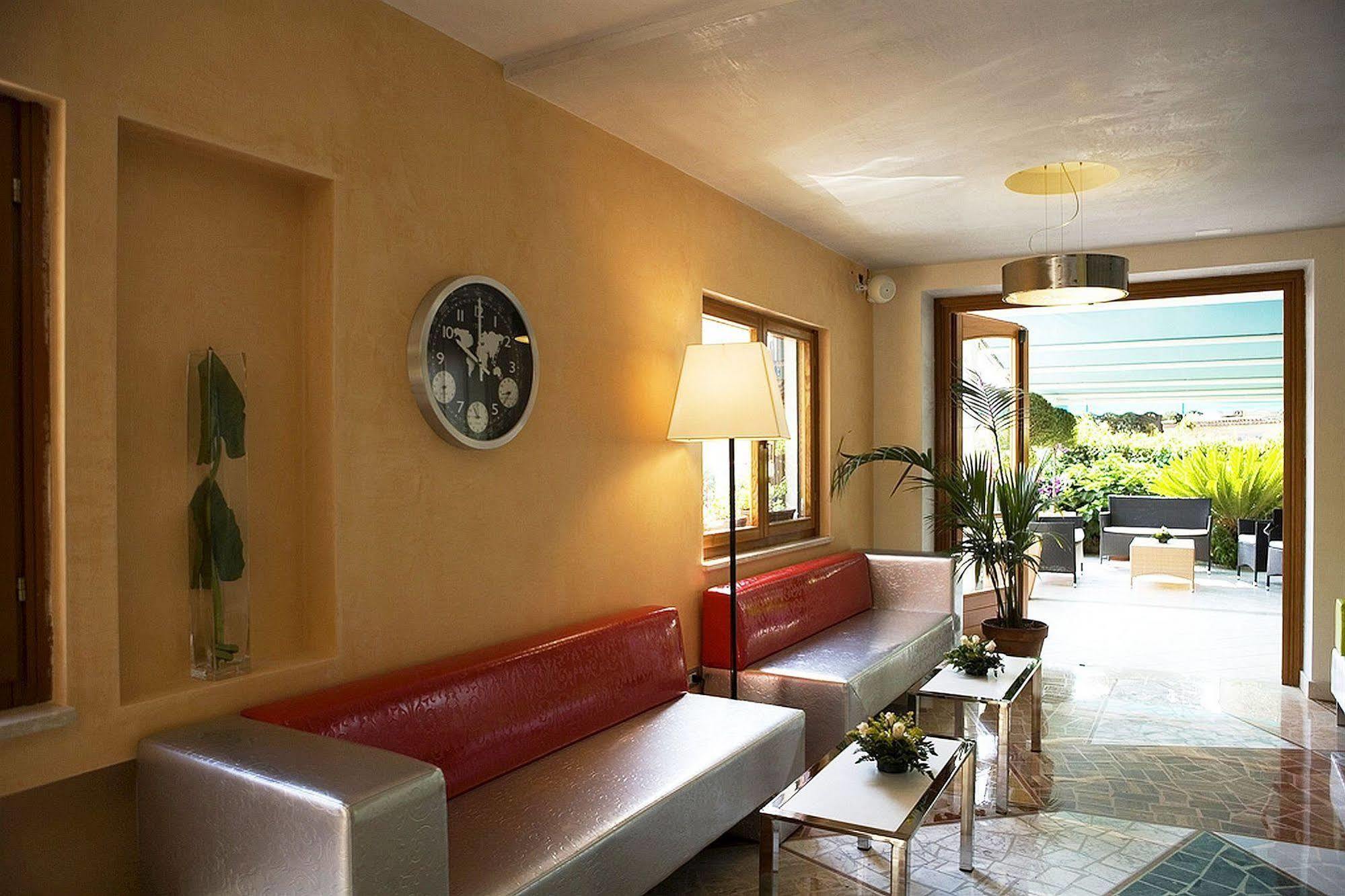 Hotel Ristorante Cavaliere Scario Kültér fotó